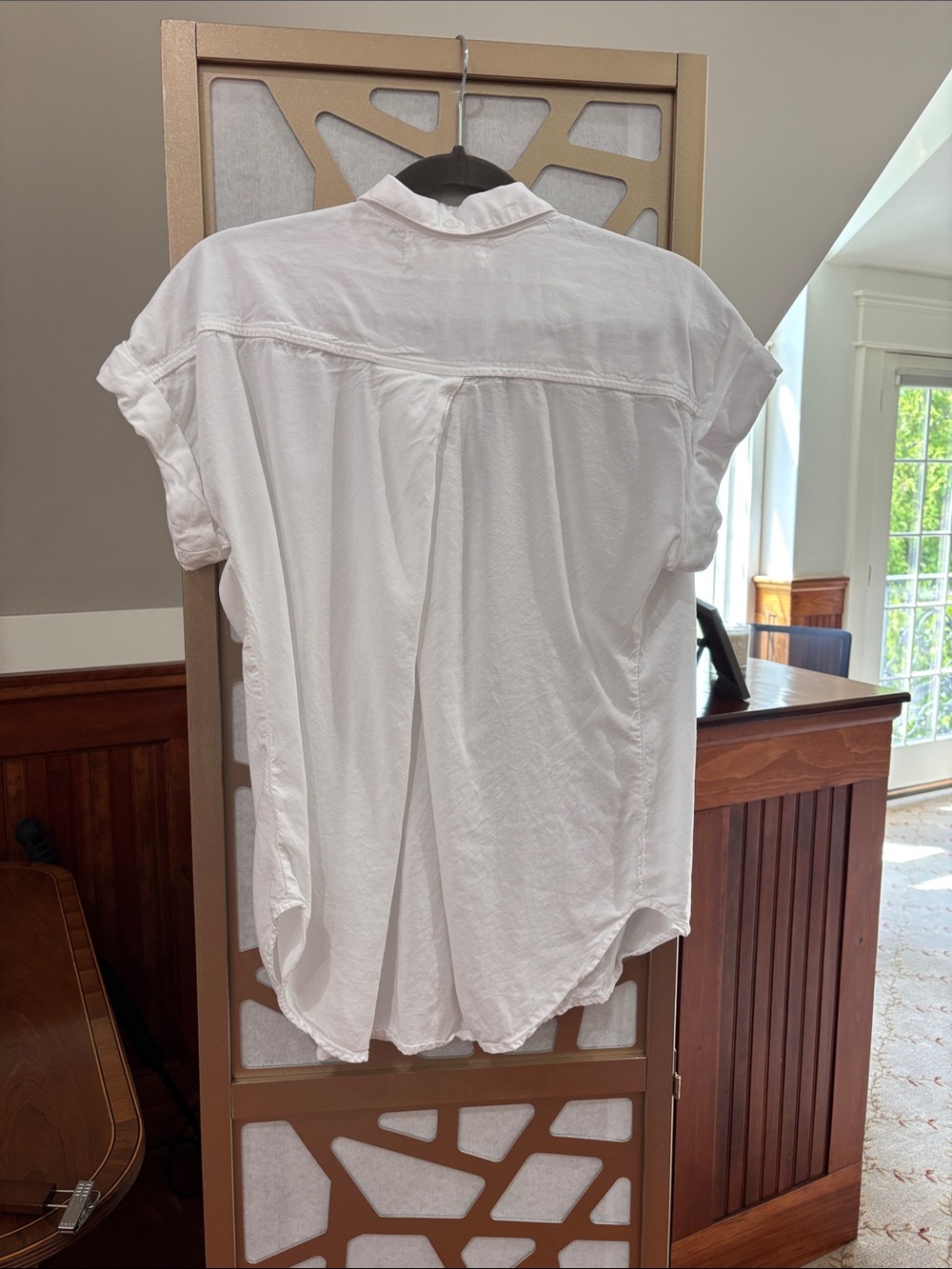 Rails White Short Sleeve Button-Down Shirt with Chest Pockets - Picture 2 of 2